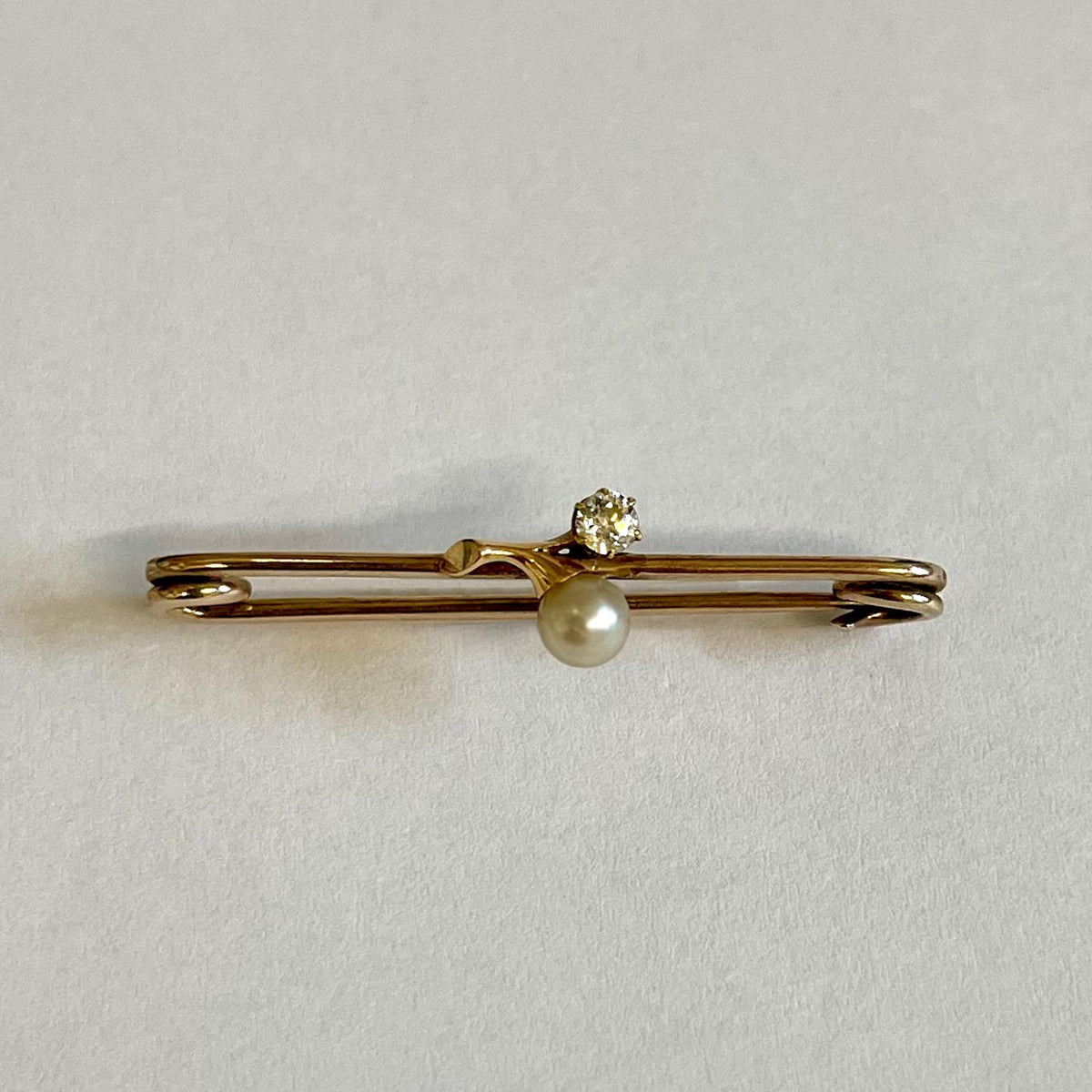 Rare White Natural Freshwater Pearl &amp; Diamond Gold Mid 1900s Brooch