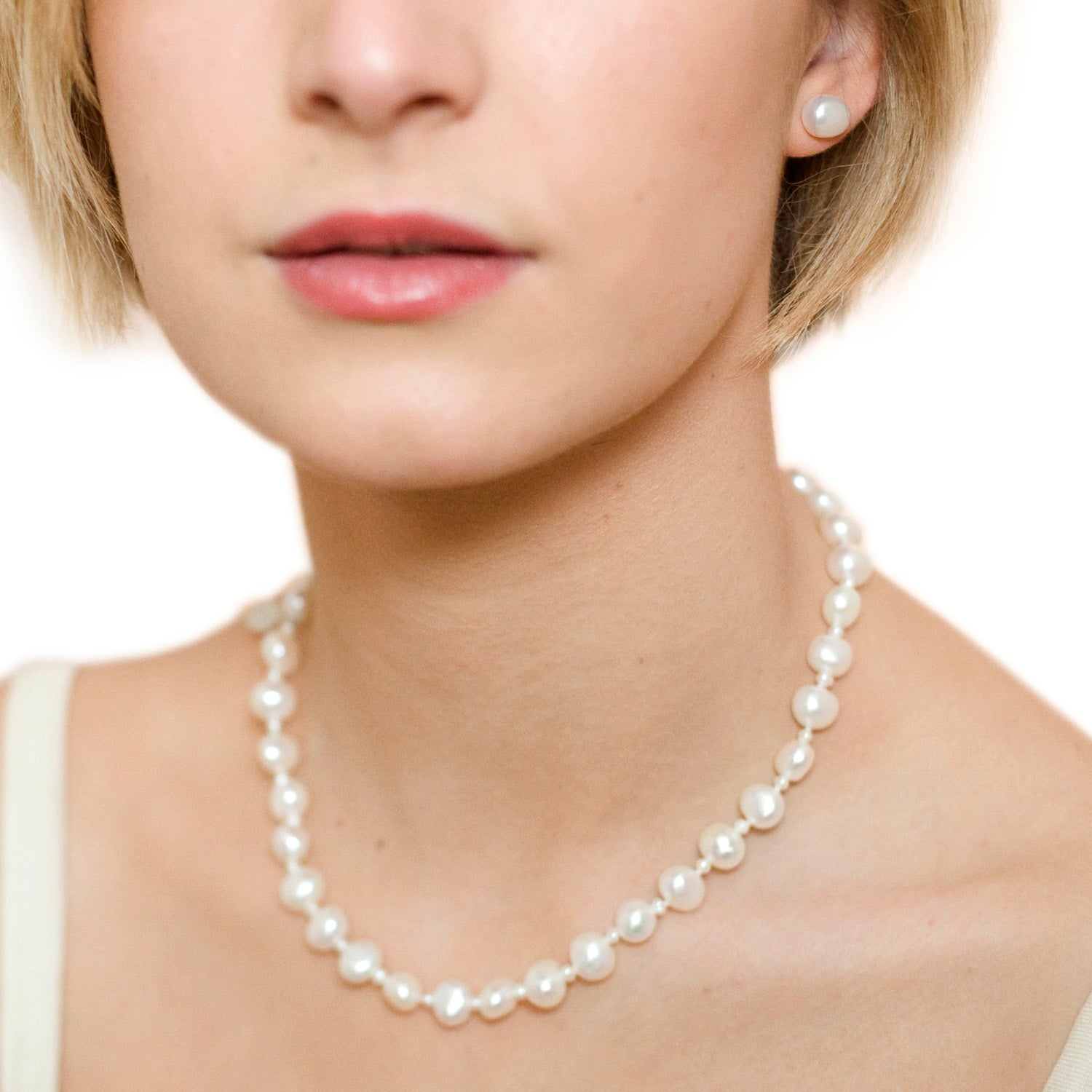 Single line pearl on sale necklace